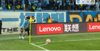 英雄联盟-吕焯毅左侧角球开出，马马杜头球破门，英博1-0领先