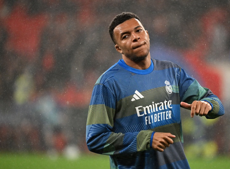 英雄联盟-早报:皇马两连败距榜首4分!