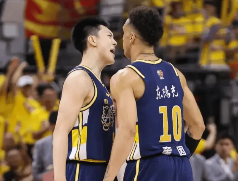 九游体育官方网站-全靠你们!广东仅3人得分上双,奎因胡明轩杜润旺合砍74分