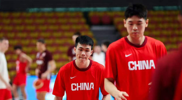 九游体育网页版-中国男篮4分险胜!焦泊乔爆发,王俊杰18分14篮板,徐昕10分